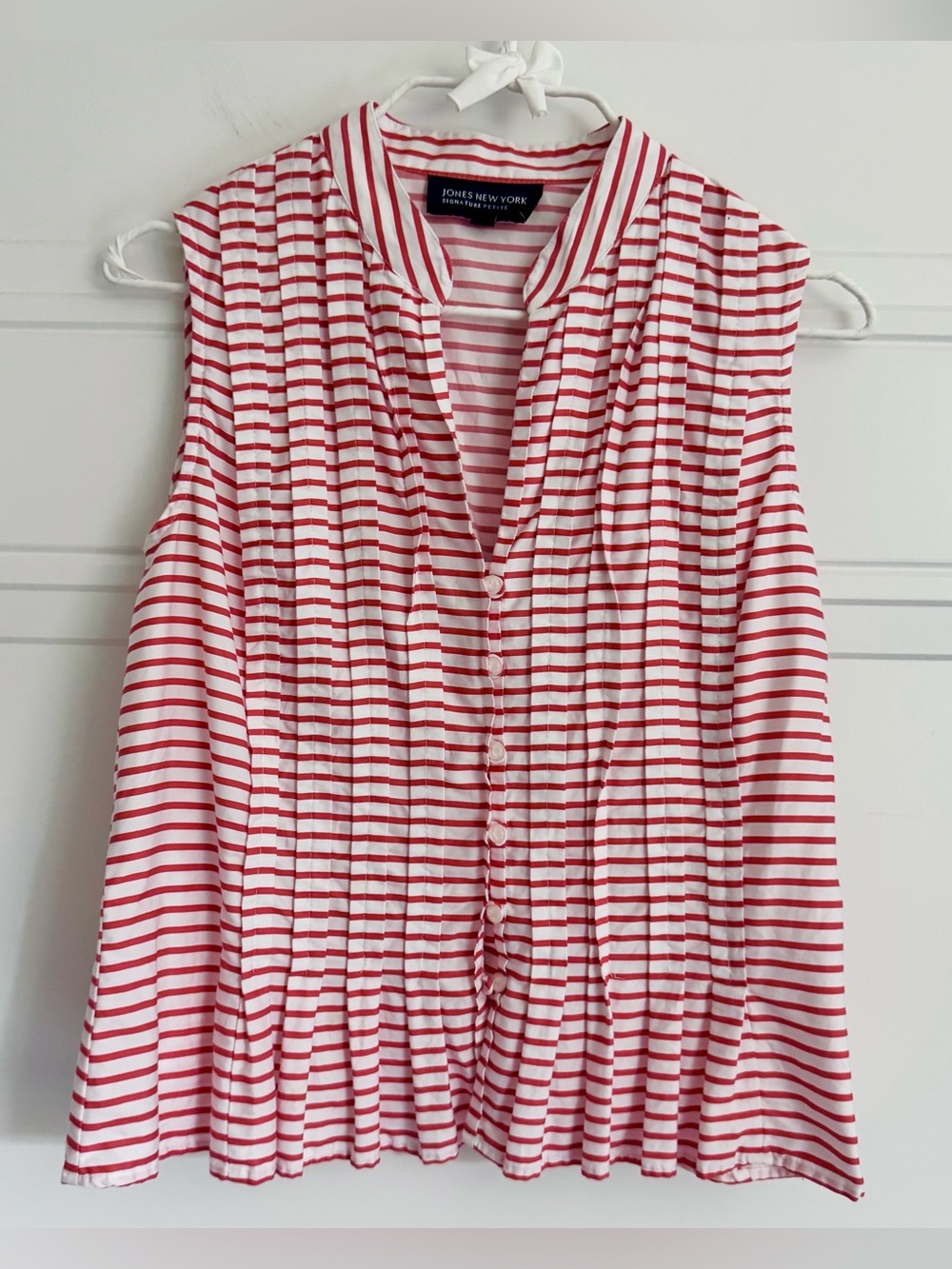 Jones New York Signature Petite Sleeveless  Striped Blouse in Red & White, MP
